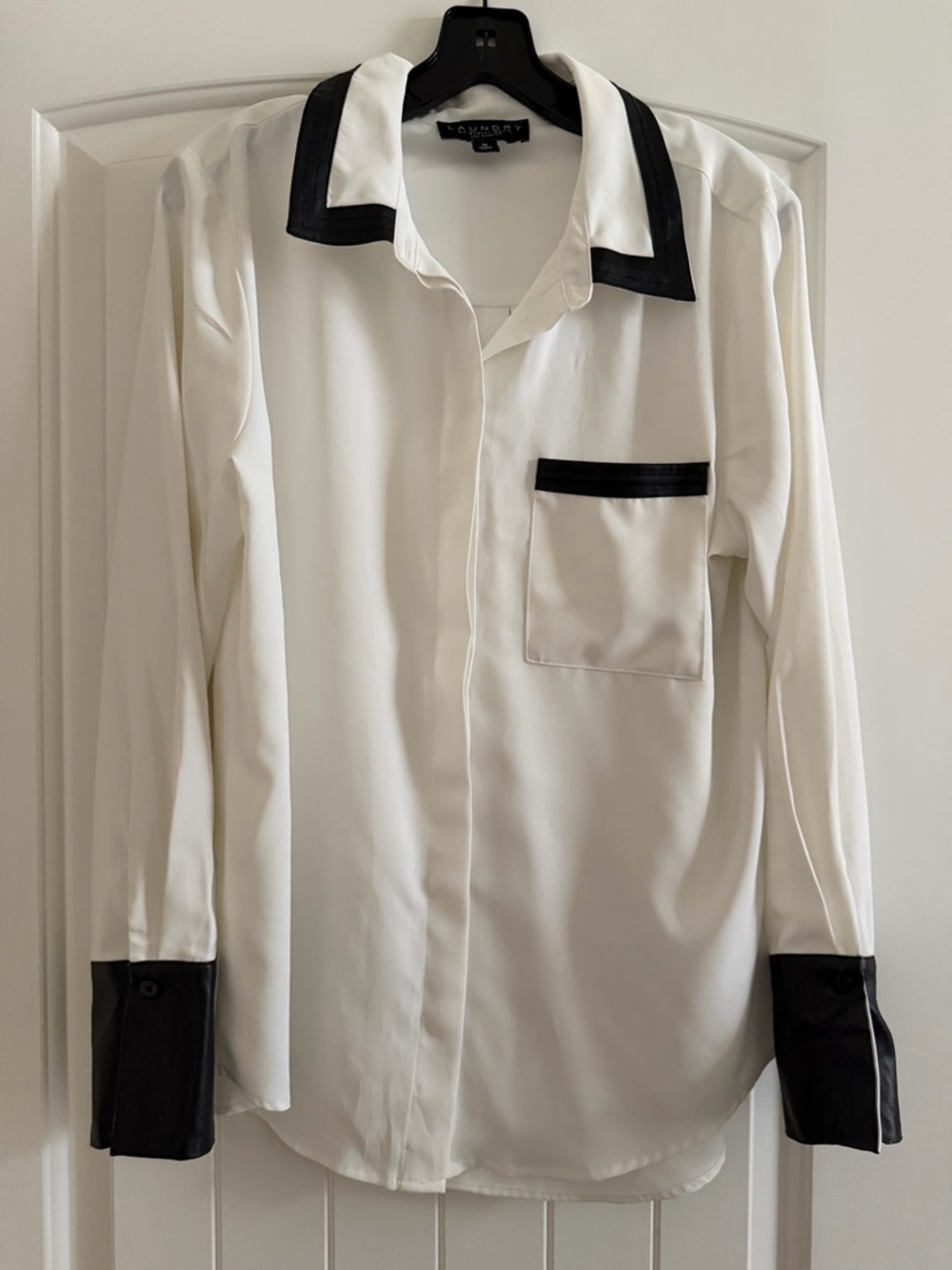 Laundry By Shelli Segal White Blouse with Black Label Detail